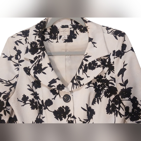 Emma James - White & Black Floral Jacket, Single Breasted, Long Sleeve, - Picture 8 of 12